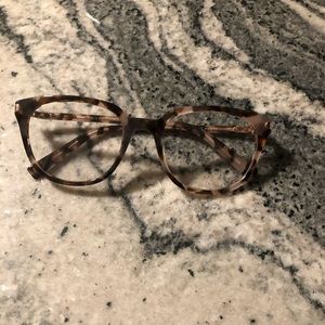 Tortoise shell glasses